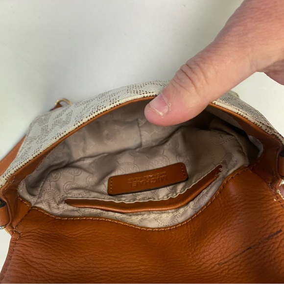 Michael Kors Cream Logo Crossbody Bag with Gold Hardware - Picture 8 of 10